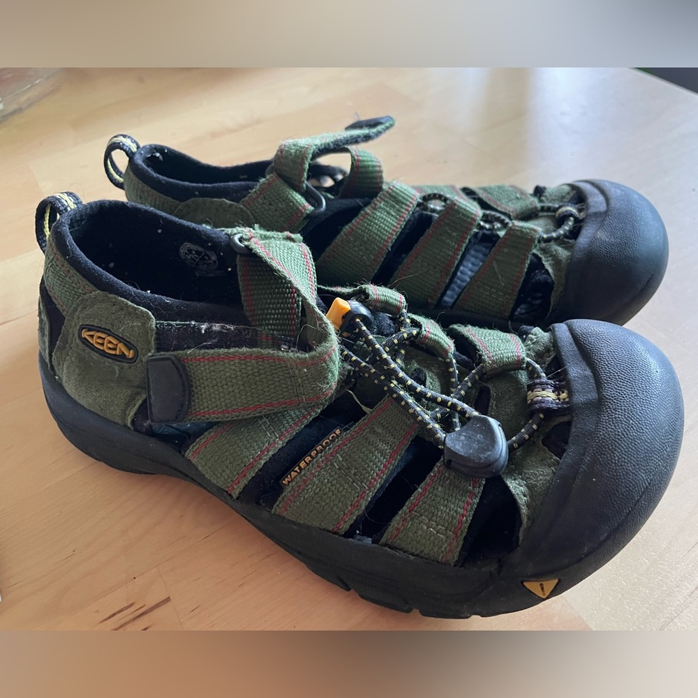 Keen shoes, size two, little boy or girl. In good-excellent used condition.
